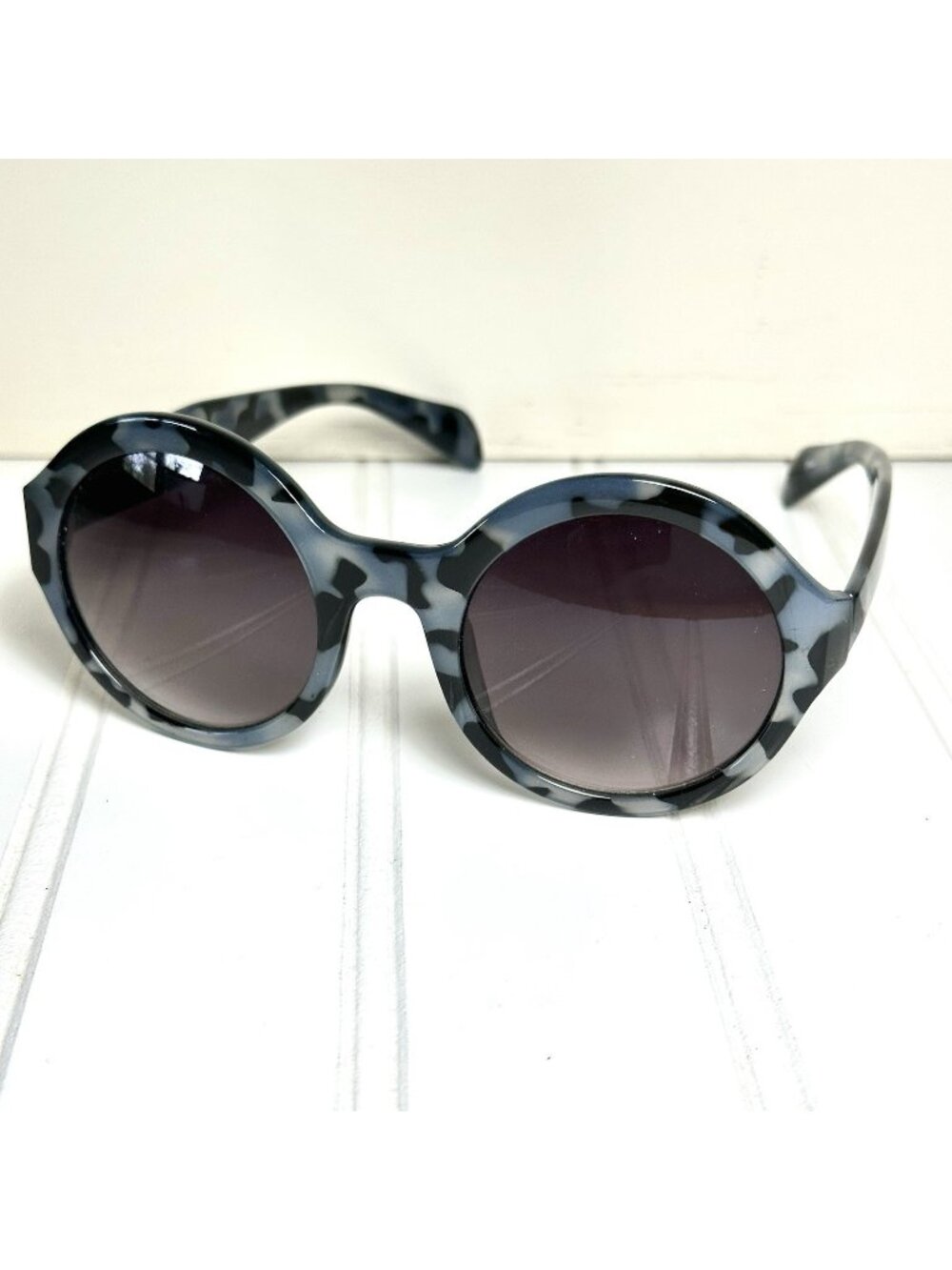 LRI Classic Women’s Sunglasses Blue Black Tortoise Camouflage Round Frame